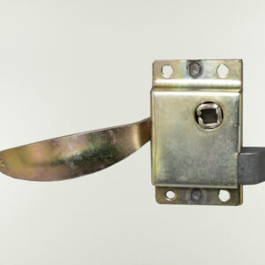 CHAPA KENWORTH  DORMITORIO IZQ. 84-88